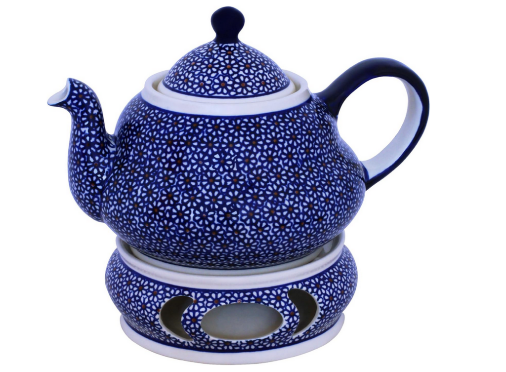 Eine Bunzlauer Keramik Teekanne mit kunstvollen Mustern, die die Eleganz Ihrer Teeküche unterstreicht.